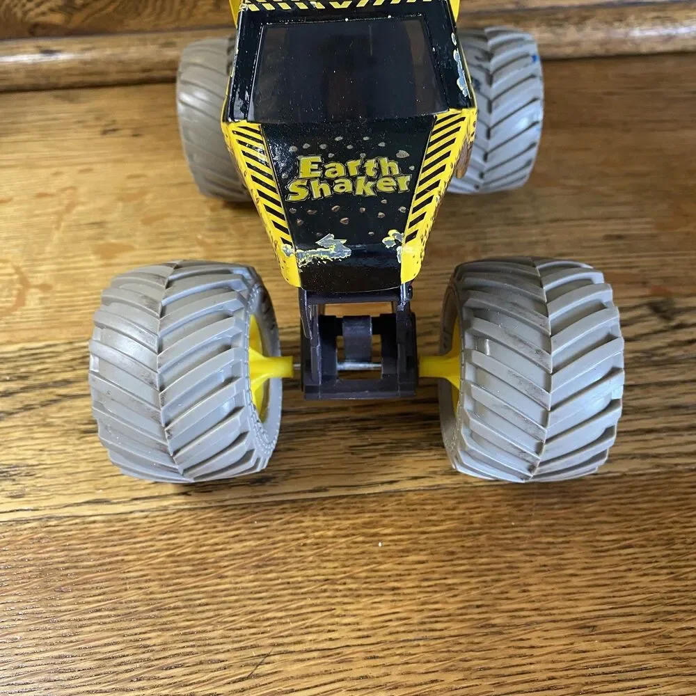 Lot of 3 Toy Monster Trucks Earth Shaker Hot Wheels Monster Mutt 4 & 8 Inch